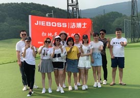 揮越巔峰、縱情果嶺，潔博士冠軍小組鐘山高爾夫體驗之旅